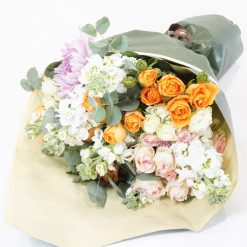 Bouquet Verte-Yeşil Renkli Kraft Kağıda Sarılı Buket